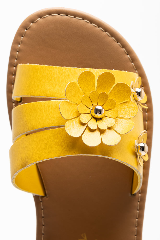 Studded Daisy Sandal (4)