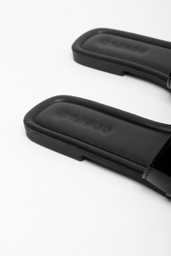 Textured Mule Sandal Black (3)