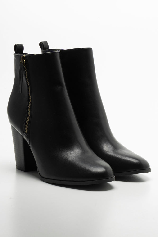 Boots Black