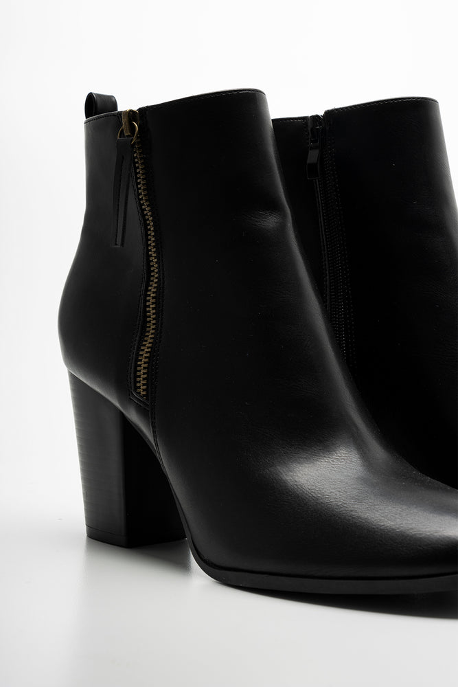 Boots Black (2)
