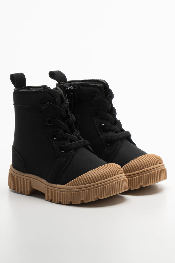 Boot Black