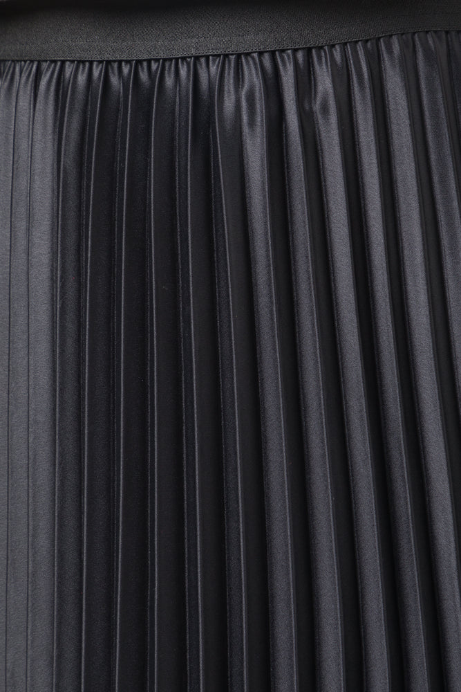 Satin Maxi Pleated Skirt Black (4)