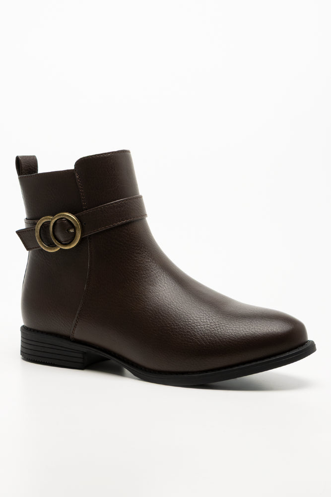 Buckle Trim Boots Brown