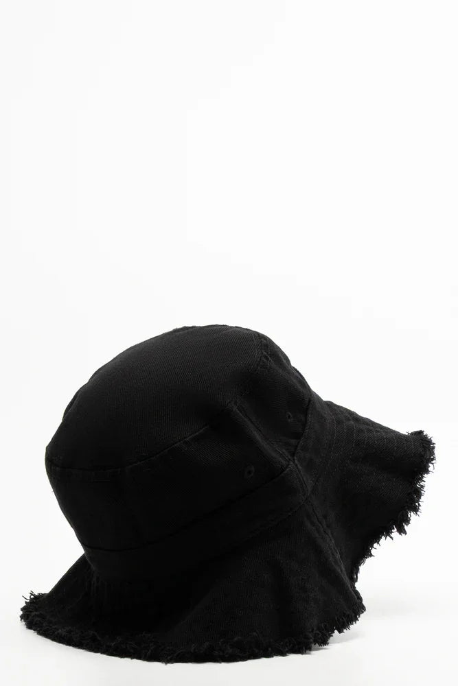 Frayed Bucket Hat Black (1)