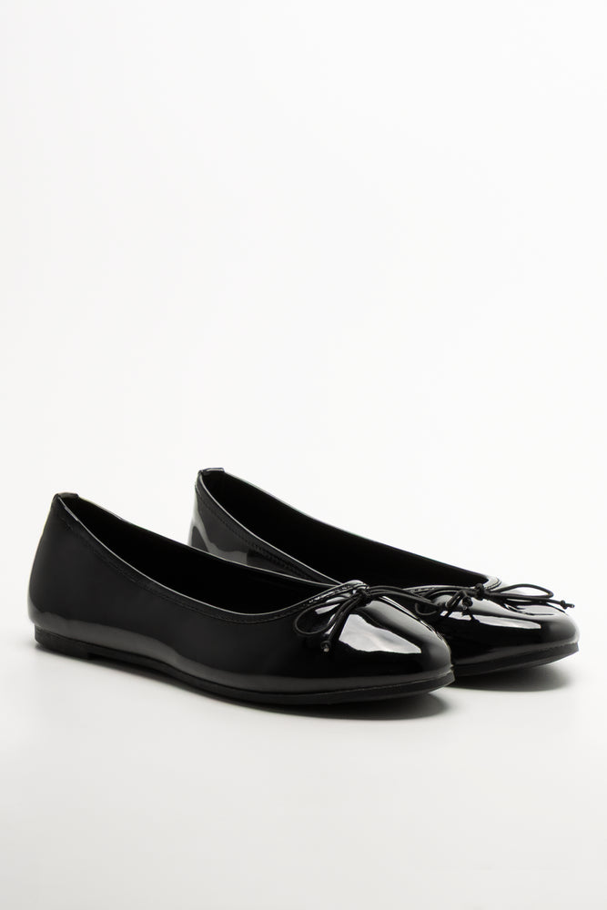 Almond Toe Ballerina Pumps Black
