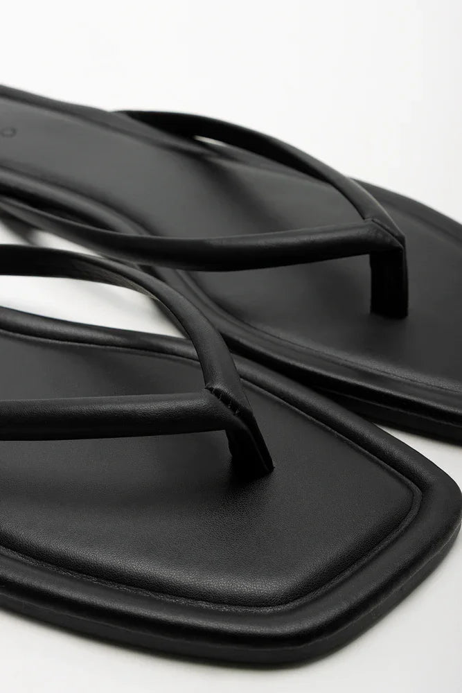 Thong Mule Sandal Black (2)