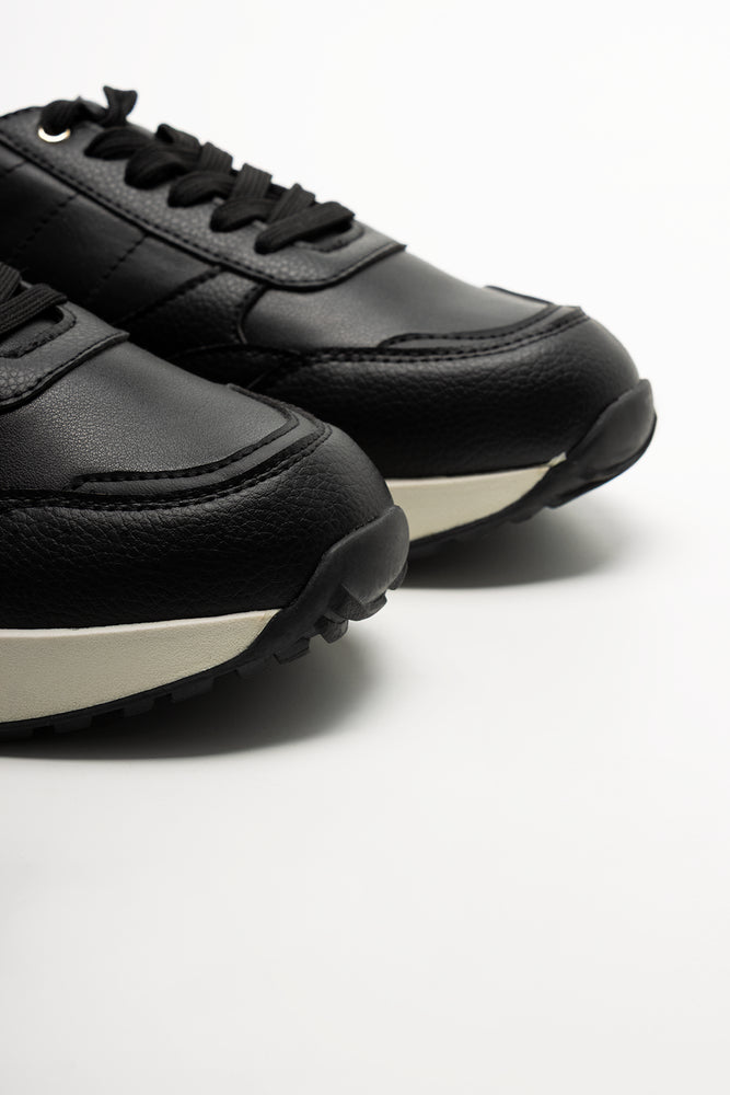 Retro Trainer Black (2)