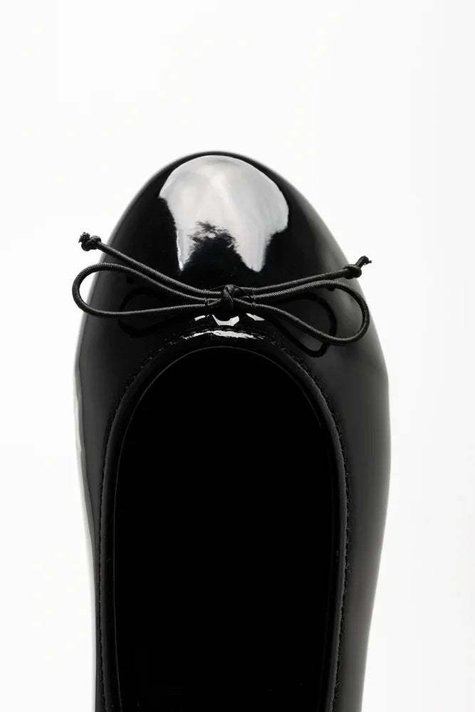 PATENT ALMOND TOE BALLERINA PUMP BLK (4)