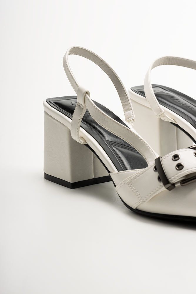 Buckle Pointy Block Heel Shoes White (3)