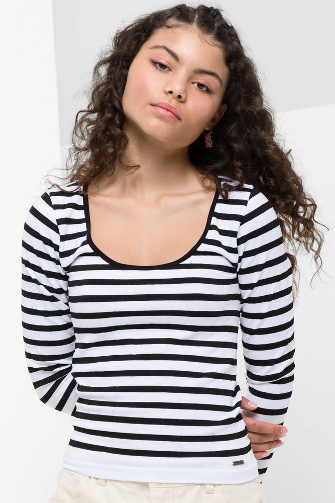 Crew neck Tshirt seamless stripe black and white
