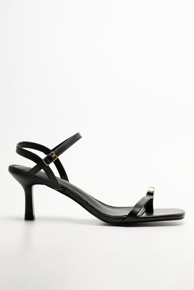 Toe Loop Heel Sandals Black