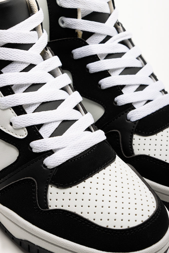 Skate High Top Sneakers Black And White (2)