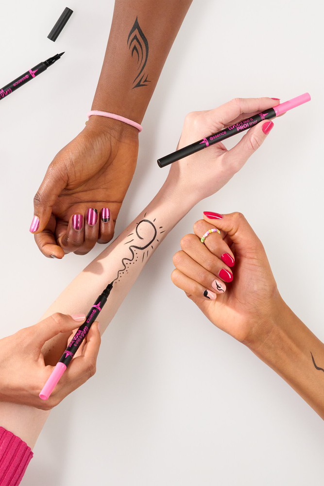 Essence Line It Like A Pro! Liner 01 (1)