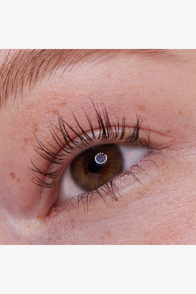 Essence I Love Extreme Crazy Volume Waterproof Mascara (1)