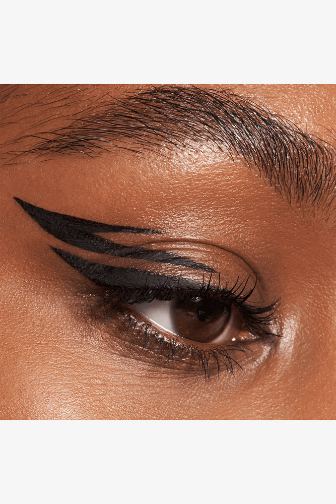 Essence Liquid Ink Eyeliner Waterpr. 01 (4)