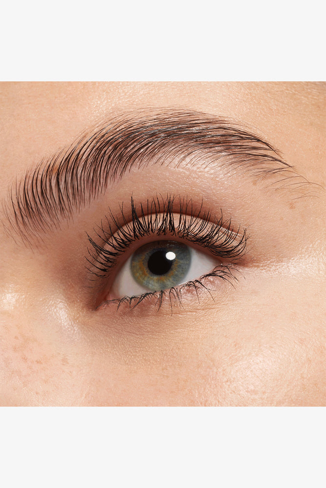 Essence Maximum Definition Waterproof Volume Mascara (2)