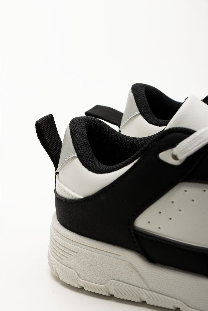 Sneakers Black And White (3)
