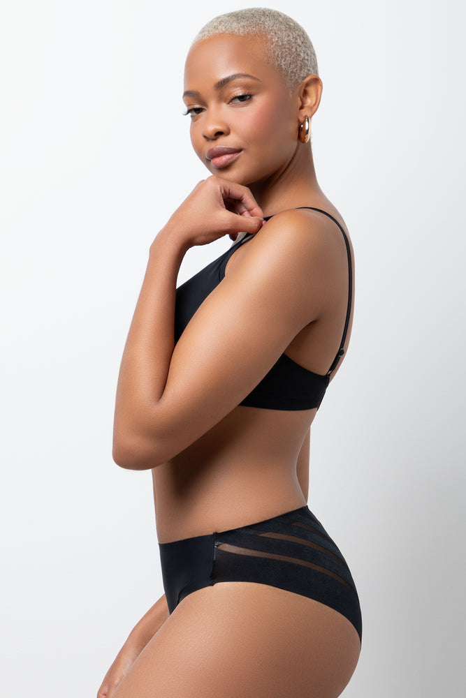 Bonded Bralette Black (1)
