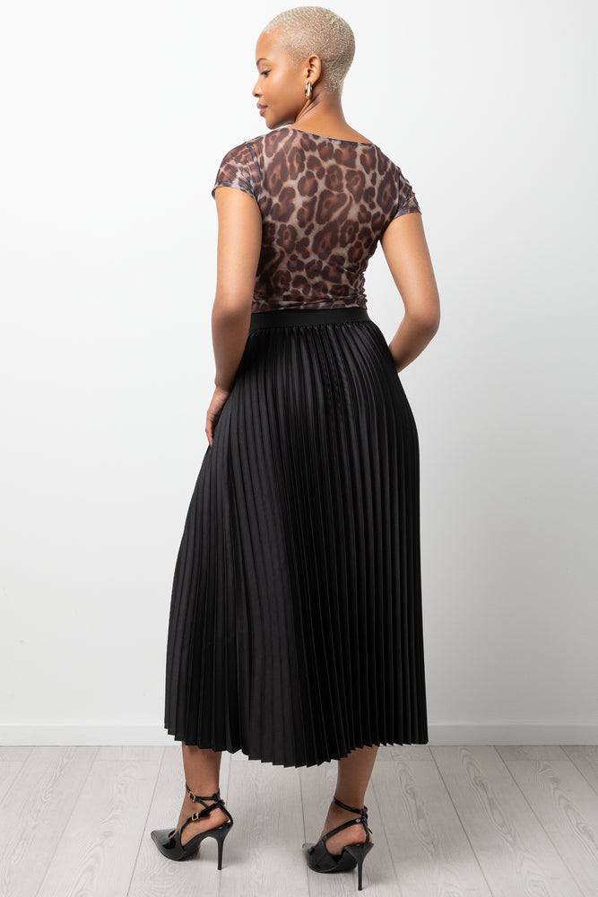 Satin Maxi Pleated Skirt Black (2)