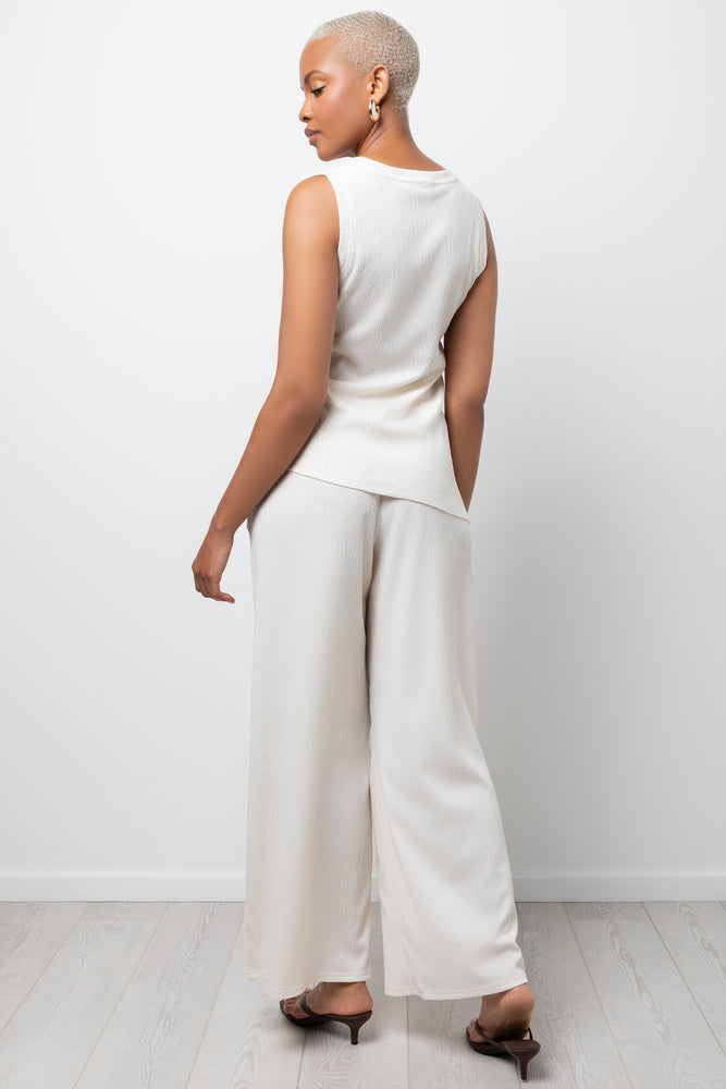 Sleeveless Crinkle Top Cream (2)