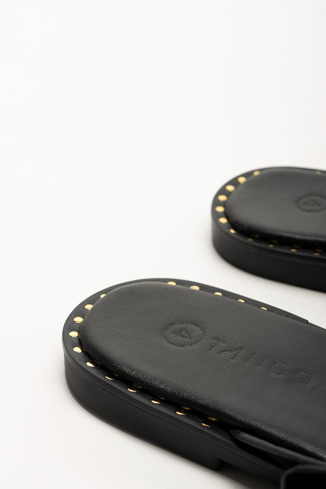 Buckle Thong Sandals Black (3)
