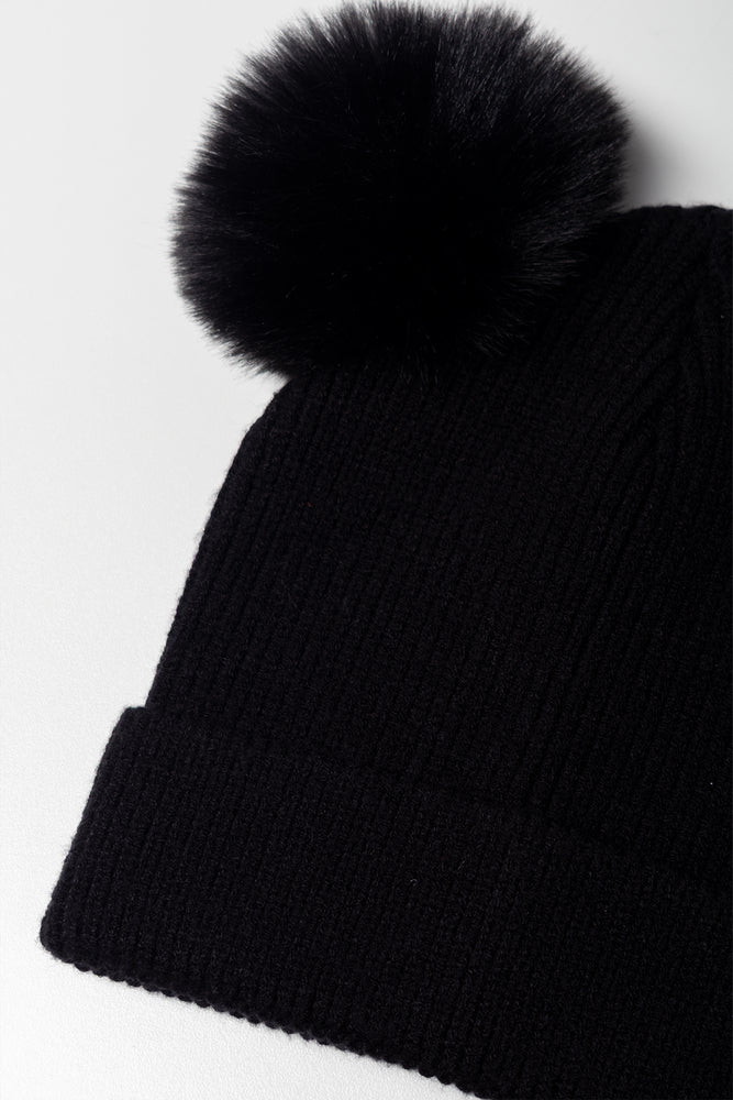 Pom Pom Beanie Black (1)