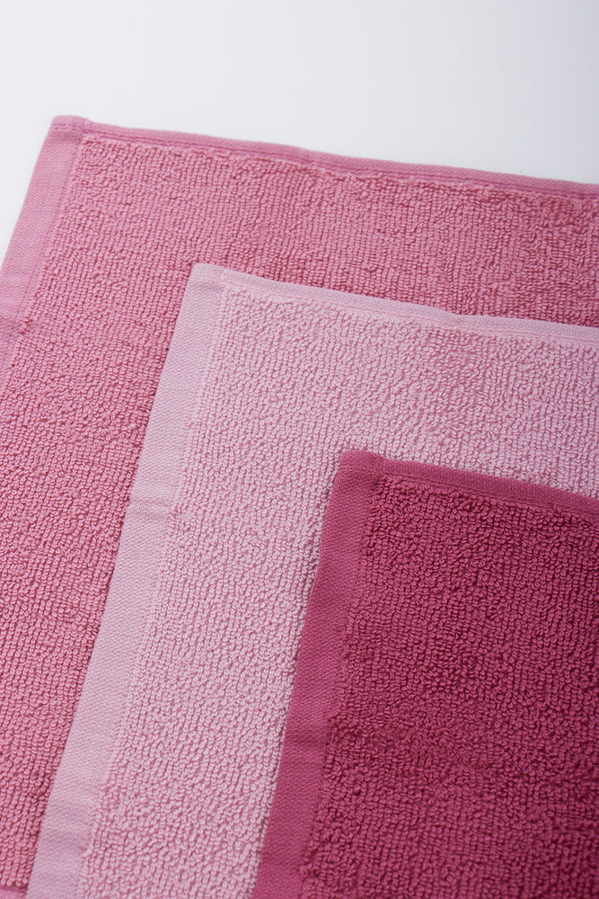 Pink 3 Pack Cotton Face Cloths (2)