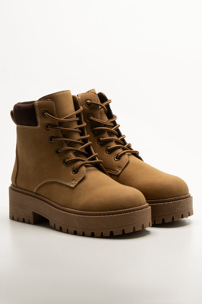 Boots Tan