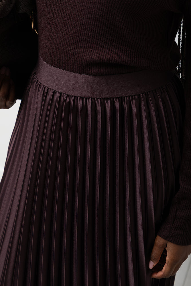 Satin Pleated Maxi Skirt Chocolate (3)