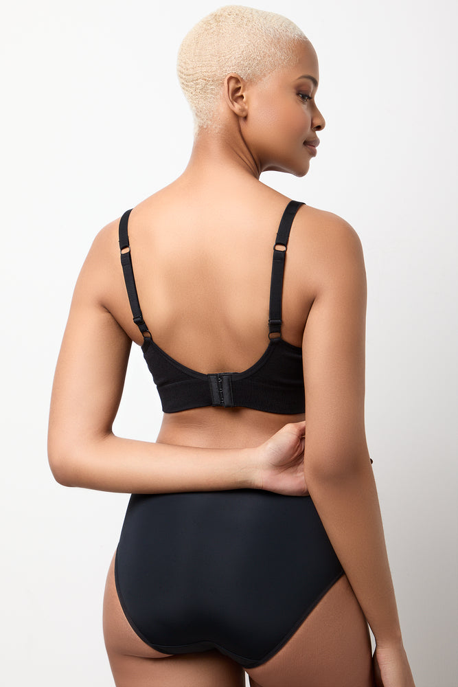 Black Seamless Bralette (2)