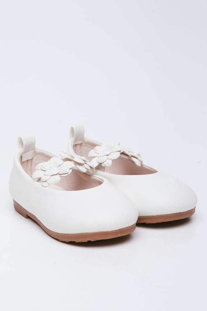 Cream Floral Trim Pumps