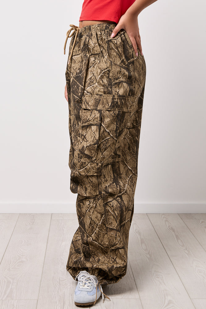 Camo Woven Cargo Pants (1)